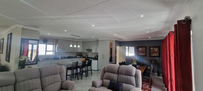 2 Bedroom Property for Sale in Reebok Western Cape